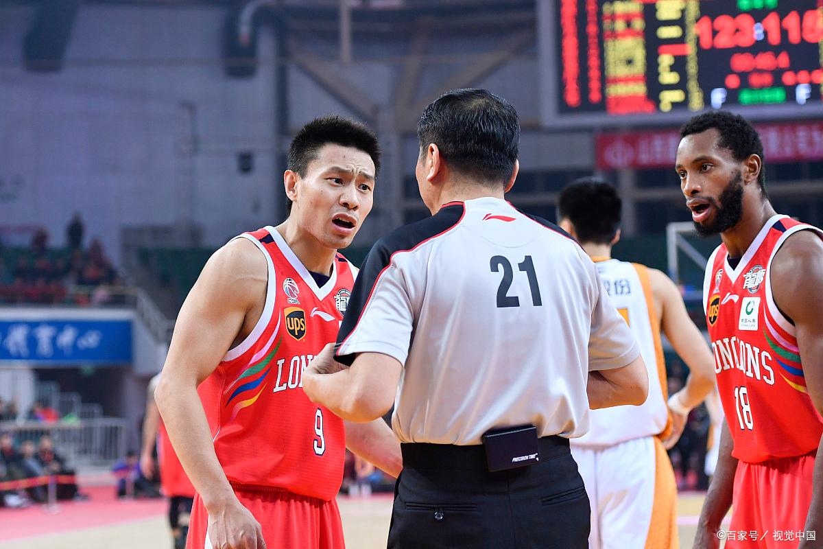 窗口期CBA季后赛传出新动向，马赛刷新队史纪录，管理层表态：球迷炸锅，更衣室氛围转暖的简单介绍