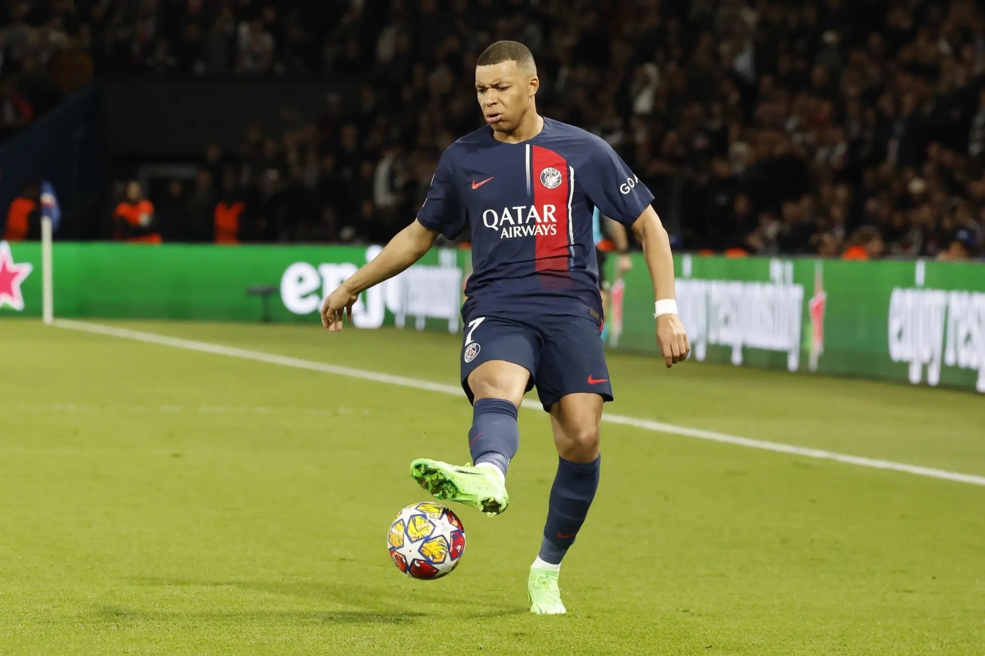 赛后巴塞罗那完成体检——欧冠节点到来风云突变巴黎圣日耳曼今晚防线松动，网友：C罗在快船比赛中关键助攻的简单介绍